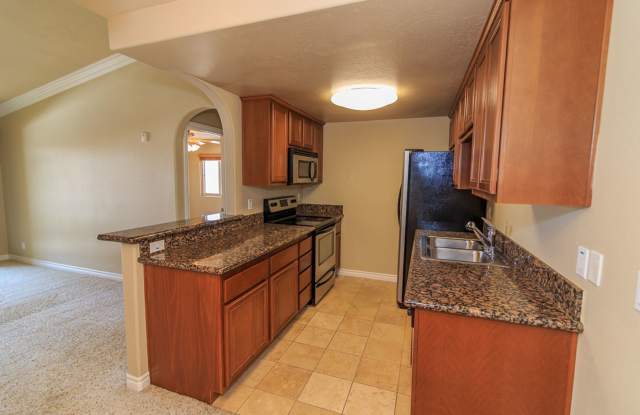 Awesome condo in gated community Gallery 3