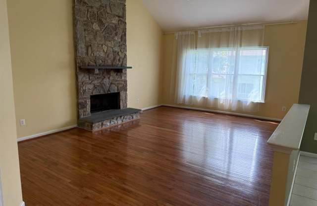 22008 IVY LEAF Drive Gallery 3