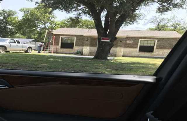 1405 South Hughes Avenue - 1405 South Hughes Avenue, Fort Worth, TX 76105