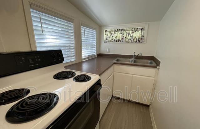 4104 N Ola Ave #4 Gallery 3