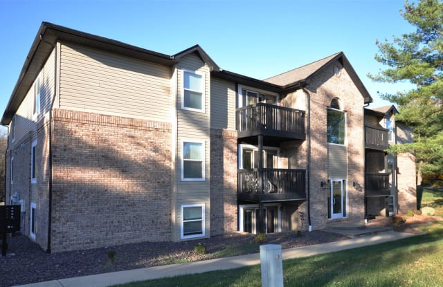 University Drive Apartments - 1317 Esic Dr, Edwardsville, IL 62025