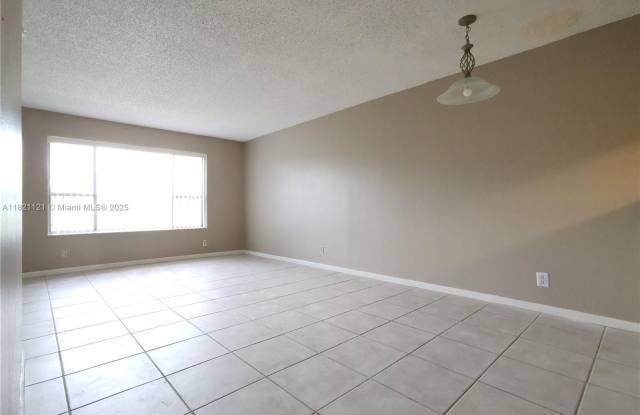 10179 Twin Lakes Dr photos photos