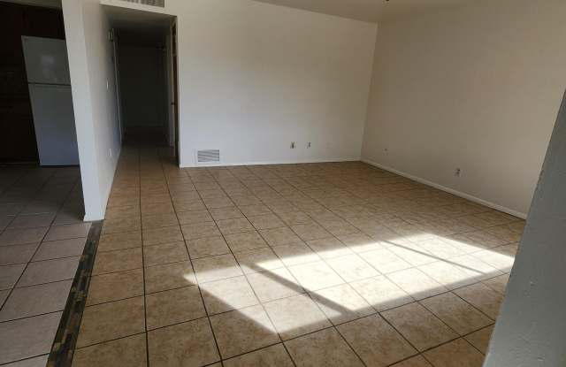 414 N OXBOW Drive Gallery 4