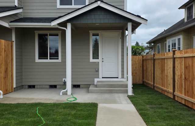 Brand new rental 3 bedroom 2.5 Bath in Centralia photos photos