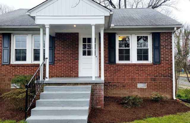 Great 2 Bed 1 Bath in Burlington! Gallery 3