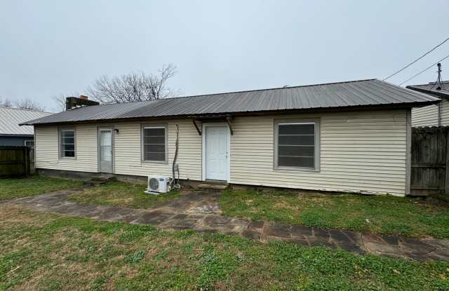 ALL UTILITIES INCLUDED - 2 Bedroom/ 1 Bath Home photos photos