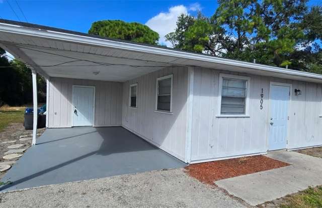 1905 57TH AVENUE W - 1905 57th Avenue West, Bayshore Gardens, FL 34207