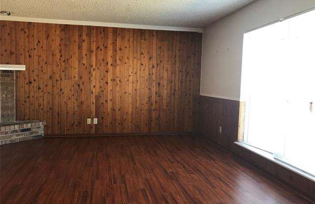 3305 Holly Lane Gallery 4