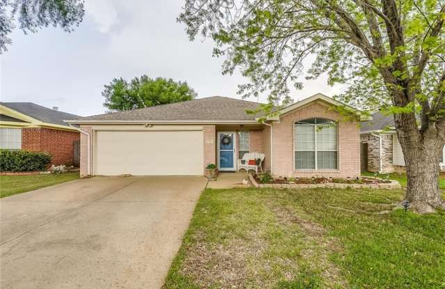 5705 Vandalia Trl - 5705 Vandalia Trail, Arlington, TX 76017