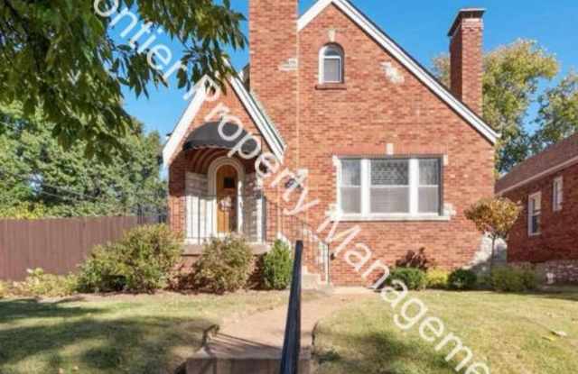 Beautiful 4 Bedroom 2 Bath Home in Lindenwood Park - 6051 Mardel Avenue, St. Louis, MO 63109
