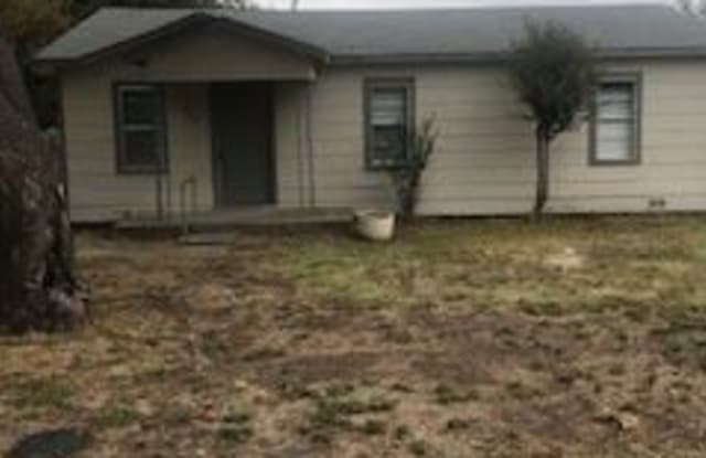 810 Cylde Street - 810 Clyde Street, White Settlement, TX 76108