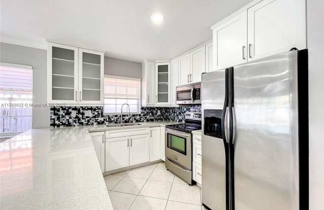 6952 W 25th Court, Hialeah, FL 33016 - 6952 West 25th Court, Hialeah, FL 33016