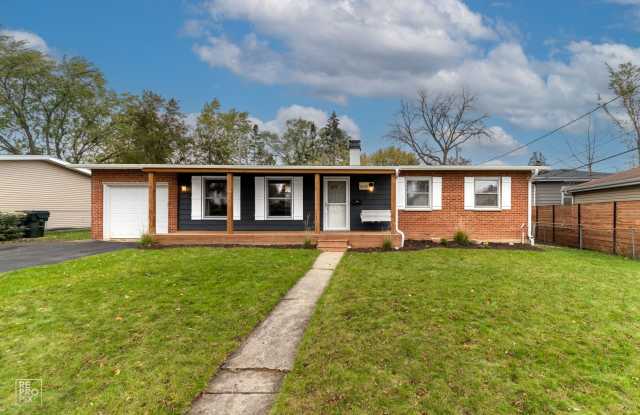 Gorgeous 3 Bedroom 2 Bath with FULL FINISHED BASEMENT in MUNDELEIN! photos photos