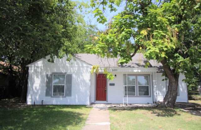501 SE 14th St - 501 Southeast 14th Street, Grand Prairie, TX 75051