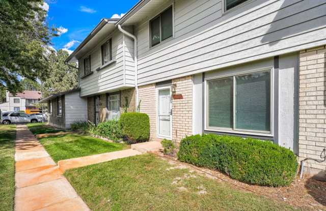 2 weeks free with lease signed and move-in occurs by 9/30/26! Updated 3 BD/ 1.5 BA Townhome in Aurora, CO Gallery 3
