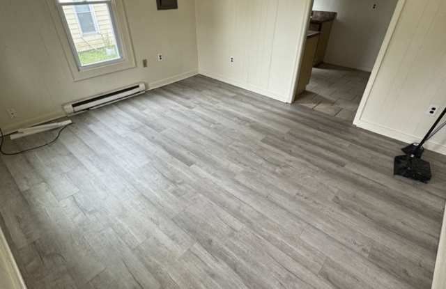 2121 Hazelwood Ave photos photos