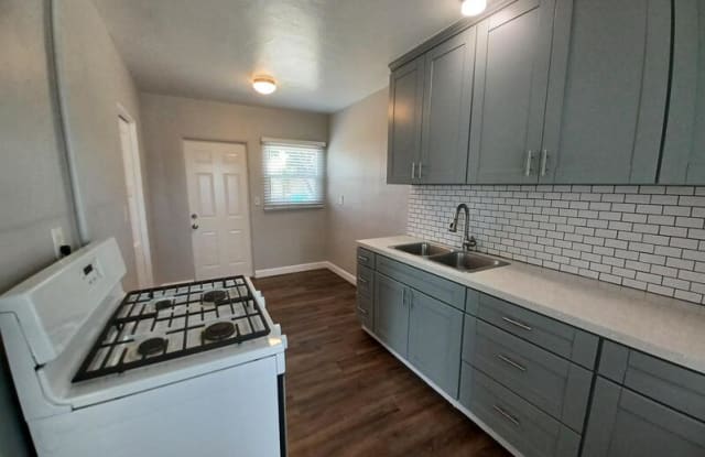 2413 Reo Drive Gallery 2