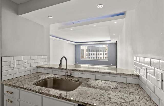3481 Lakeside Drive Gallery 4