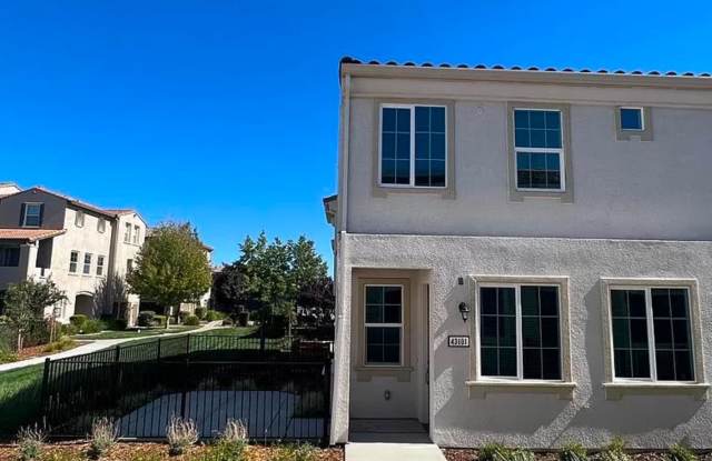 5301 E Commerce Way #43101 - Sacramento 95835 photos photos