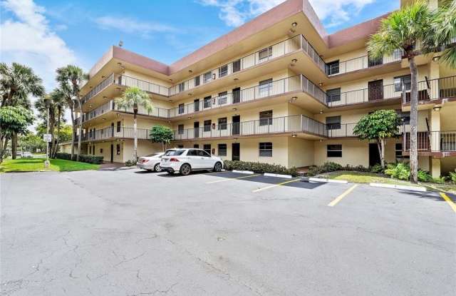 3141 NW 47th Ter - 3141 Northwest 47th Terrace, Lauderdale Lakes, FL 33319