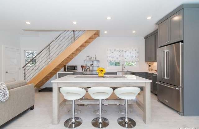 109 Bungalow Walk Gallery 4