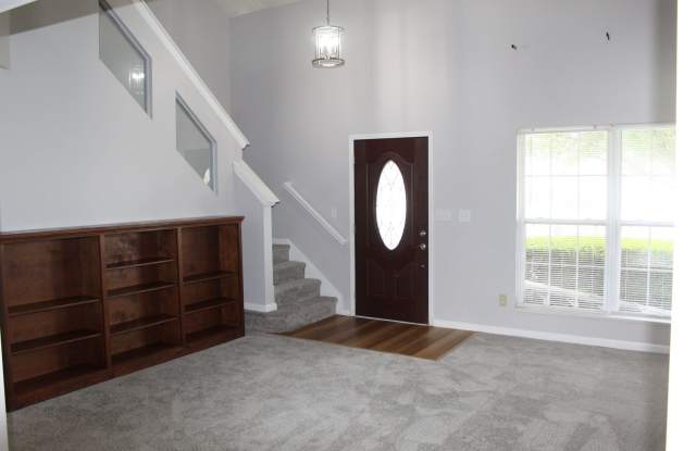 Wonderful 3 BR Home in a Popular Avon Community! Gallery 4