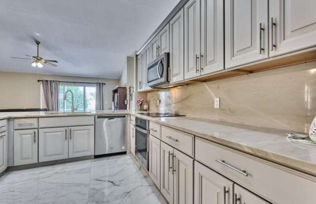 786 NW 164th Avenue, Pembroke Pines, FL 33028 - 1127 Gallery 1