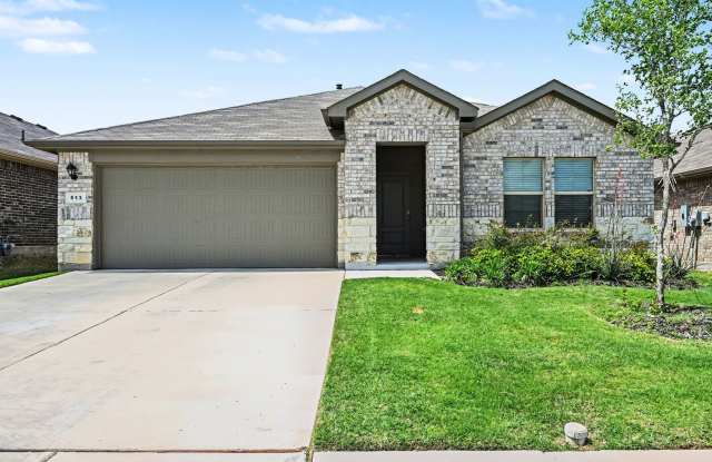 Spacious and Inviting Home with Open Living and Private Yard photos photos