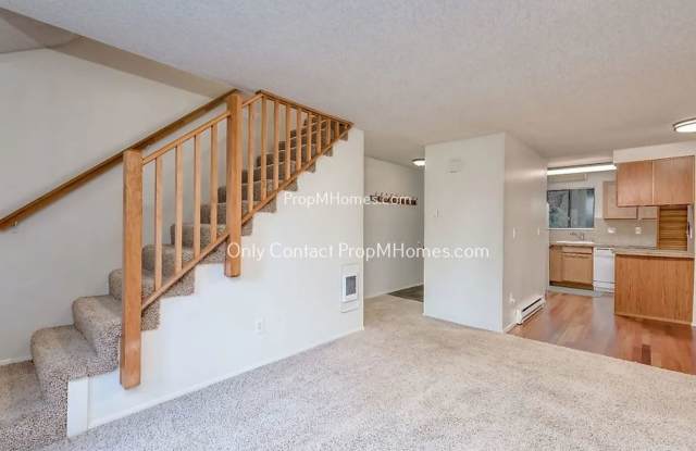 Mtn Park Oasis: Two Bedroom Townhome in Lake Oswego! - 88 Cervantes Circle, Lake Oswego, OR 97035