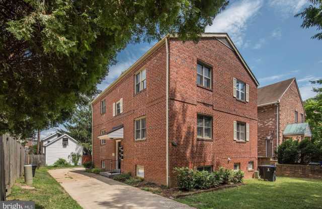 1121 TAYLOR STREET N - 1121 North Taylor Street, Arlington, VA 22201