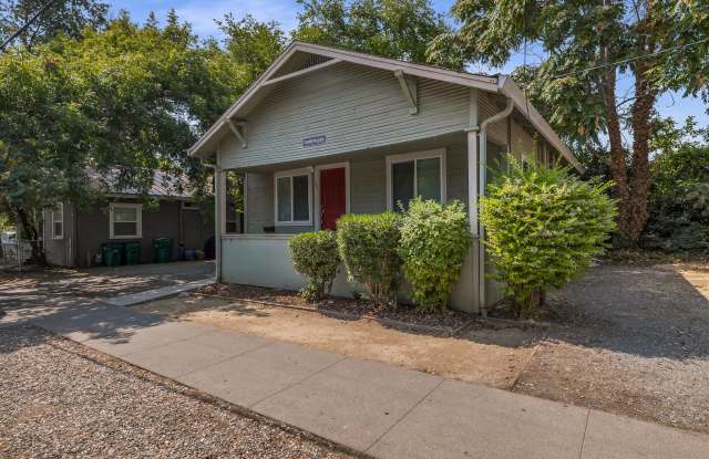 Move In Special! 3 Bedroom House Across from Chico State and WREC! photos photos