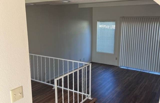 FREE RENT! 2x1 Townhome on Miller St S photos photos