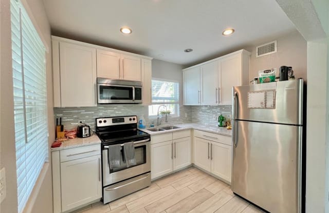 135 19TH AVENUE N - 135 19th Avenue North, St. Petersburg, FL 33704