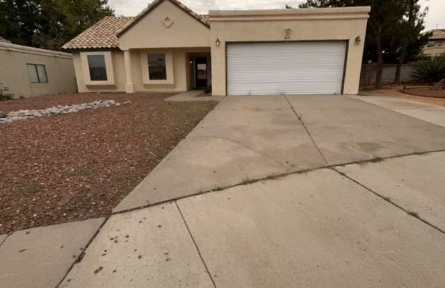 3 Bedroom, 2 Bathroom Home! Schedule a Showing! Gallery 1