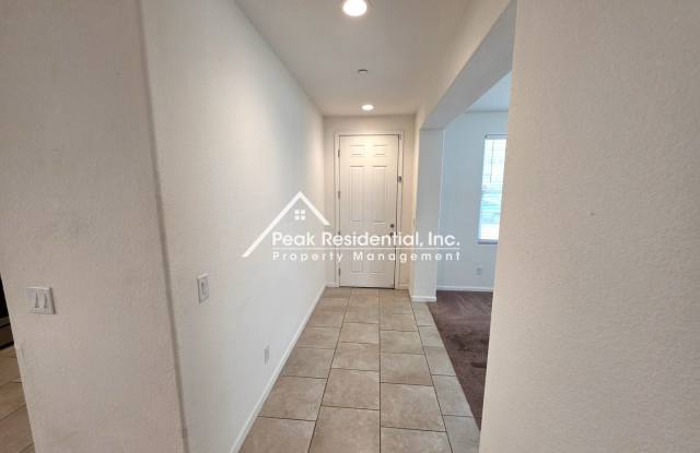 Very Nice 3bd/2.5ba North Natomas Home with 2 Car Garage Gallery 3