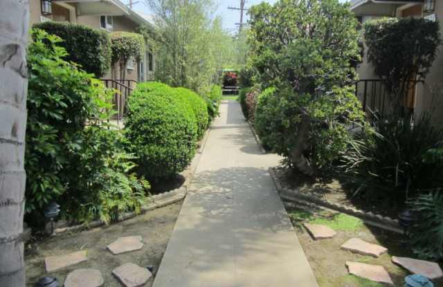 2228 South Carmelina Gallery 2