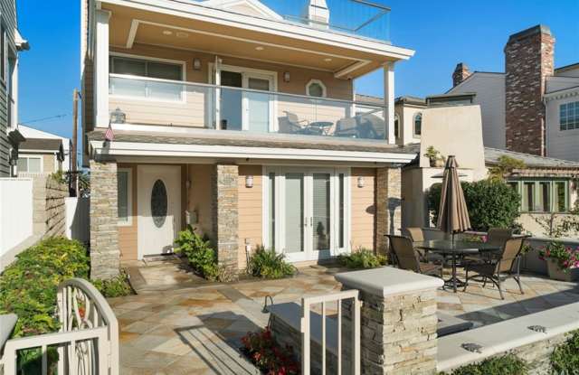 305 Marigold Avenue - 305 Marigold Avenue, Newport Beach, CA 92625