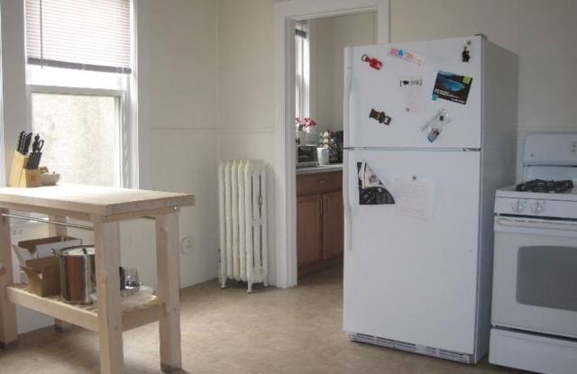 No Broker Fee | Brookline 3 Bed with Parking, Balcony & Heat Included Gallery 4