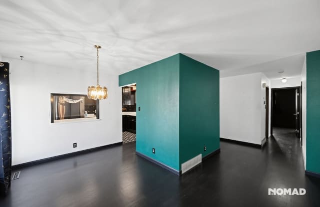 Spacious 3BR House in Aurora Gallery 3