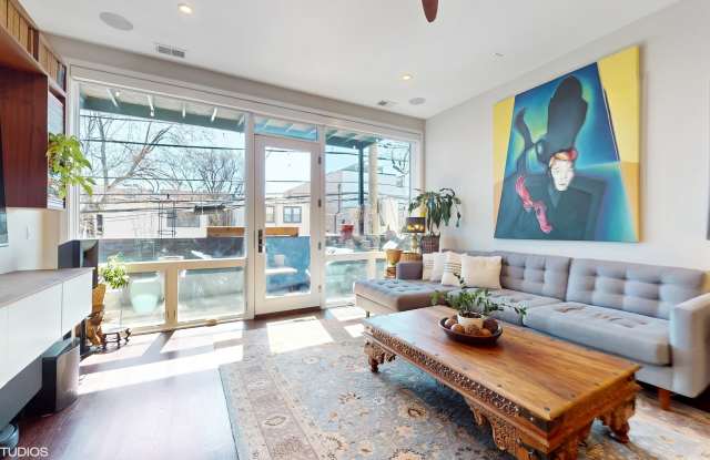2335 W Chicago Avenue Gallery 4