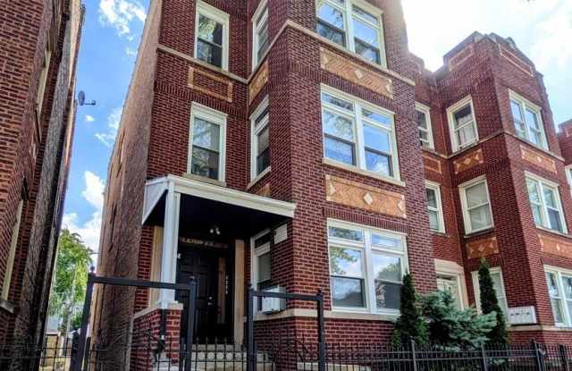2619 N Hamlin Avenue Gallery 1