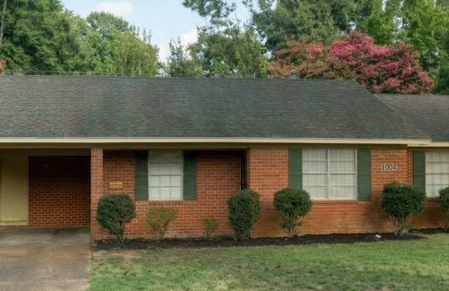 Charming Freshly Painted 3 BR / 1.5 BA Home in East Memphis – Near Sea Isle Park Gallery 1