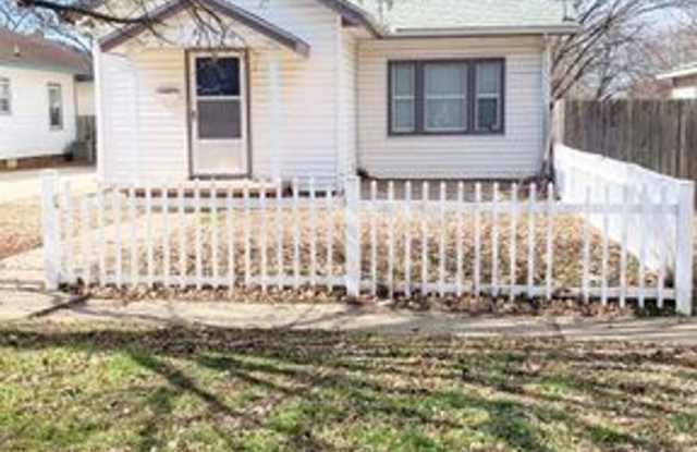 822 N Elm - 822 North Elm Street, Ponca City, OK 74601