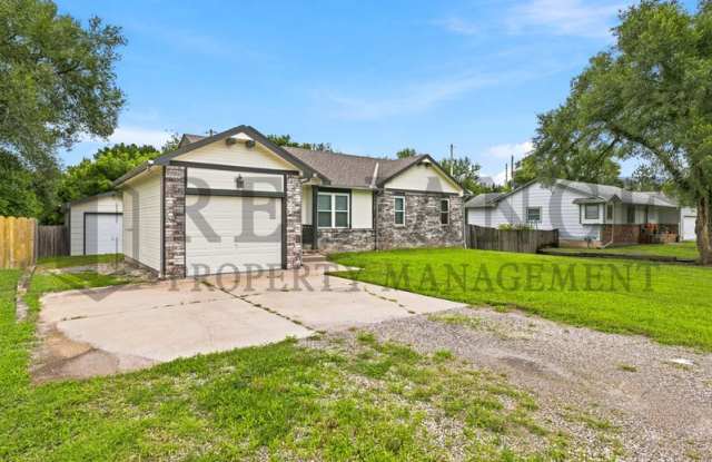 516 North Lakeside Drive Gallery 3