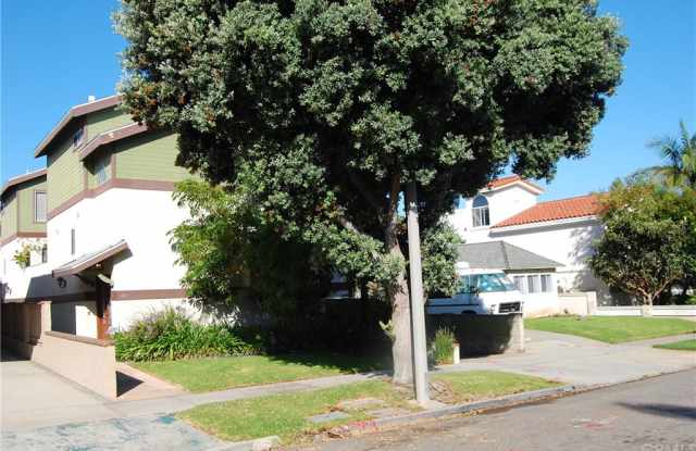409 N Elena Avenue - 409 North Elena Avenue, Redondo Beach, CA 90277