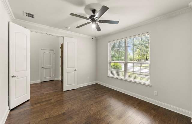 15848 Meadow Spring Drive Gallery 4