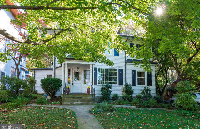 3334 UPLAND TERRACE NW Gallery 2