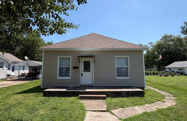 New in DuQuoin! photos photos New in DuQuoin! photos photos