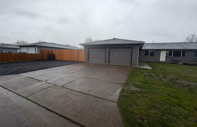 Newly Remodeled 2 Bedroom! photos photos