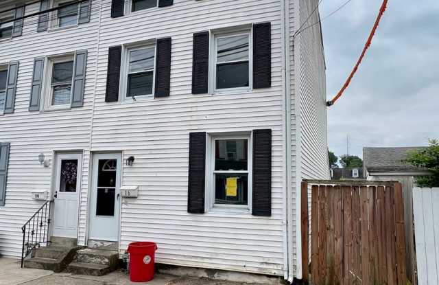 Stunning 4-Bedroom Townhome in Brookhaven! Available NOW! Gallery 3